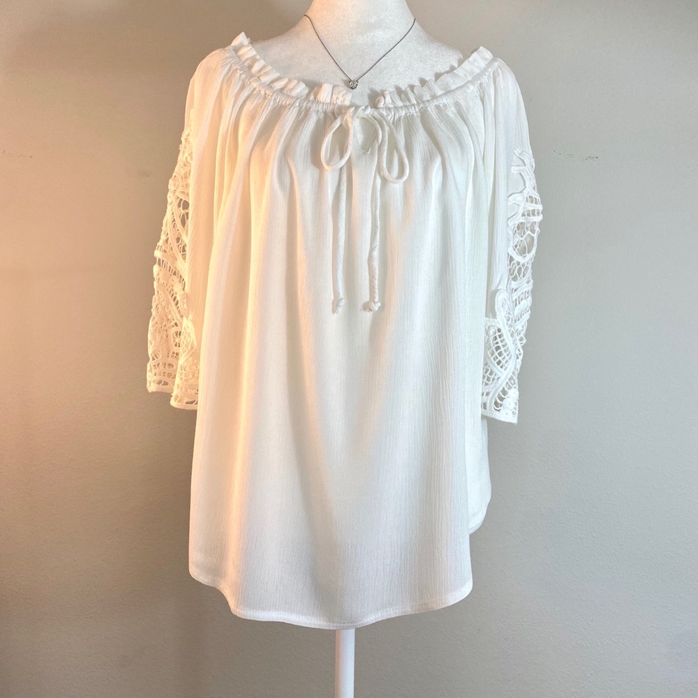 Wilde Heart Lace Sleeve Top